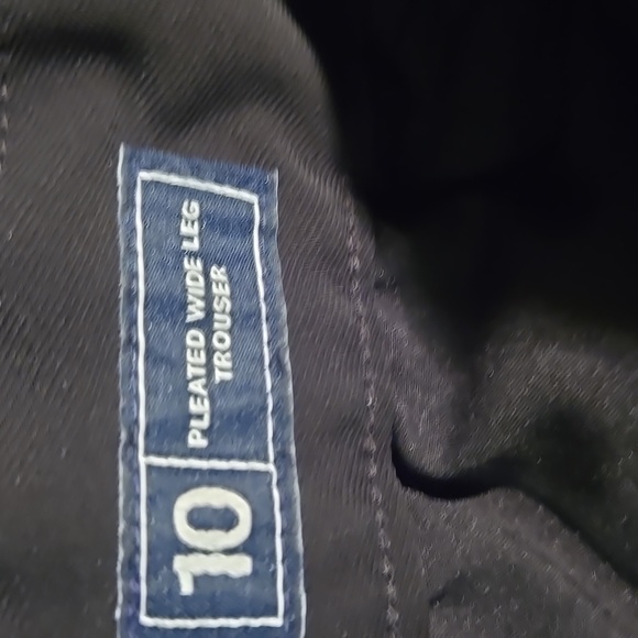 GAP 365 High Rise Pleated Trousers - Picture 11 of 12